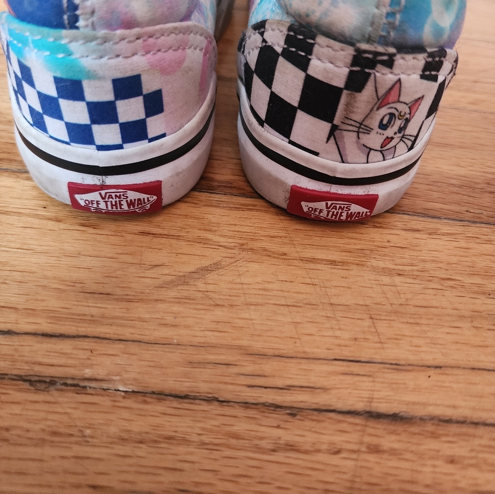 Vans - Picture 3 of 4
